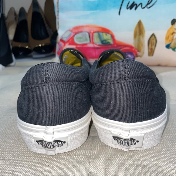 Vans NWT! Off The Wall  X Harry Potter Hufflepuff Black Slip-On Size 9.5M/11W main image 4